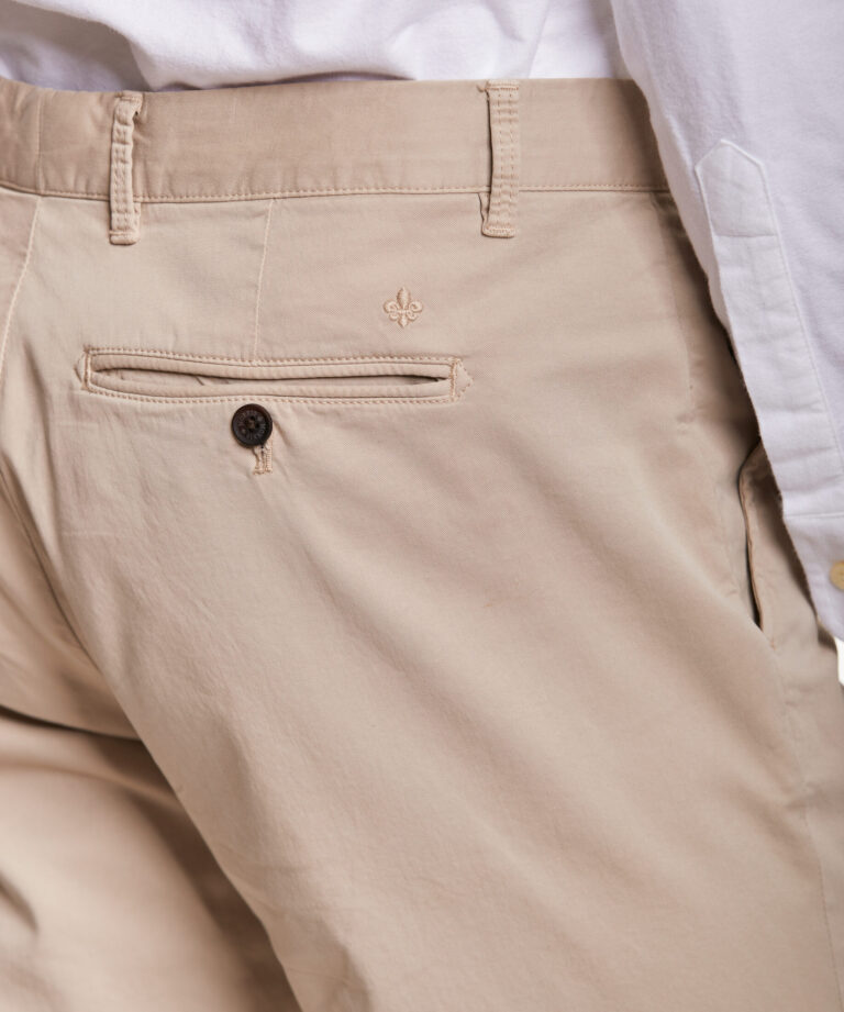 500299-henry-chinos-05-khaki-3-cropped