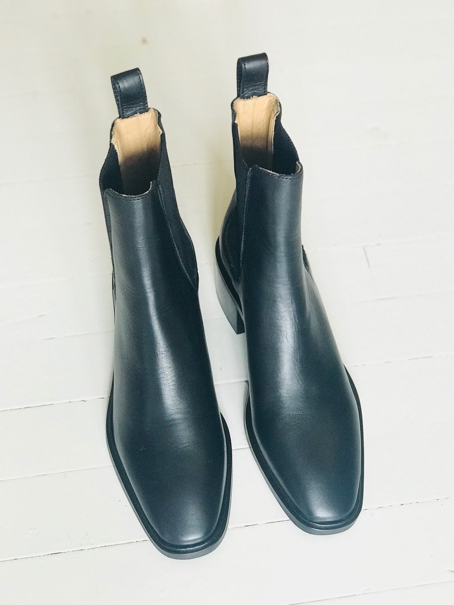 all_day_all_night_black_pair_white_floor_1_900x all_day_all_night_black_pair_white_floor_1_900x