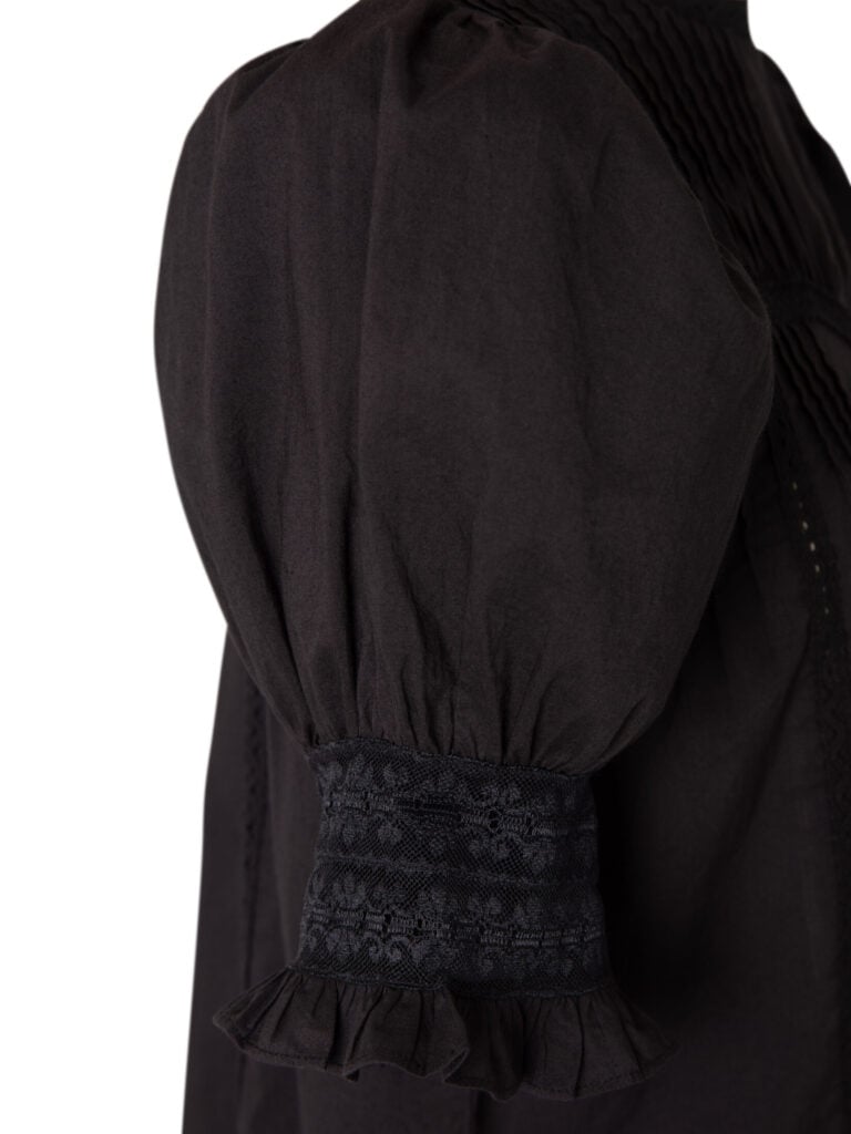 mio_blouse_detail_black-4