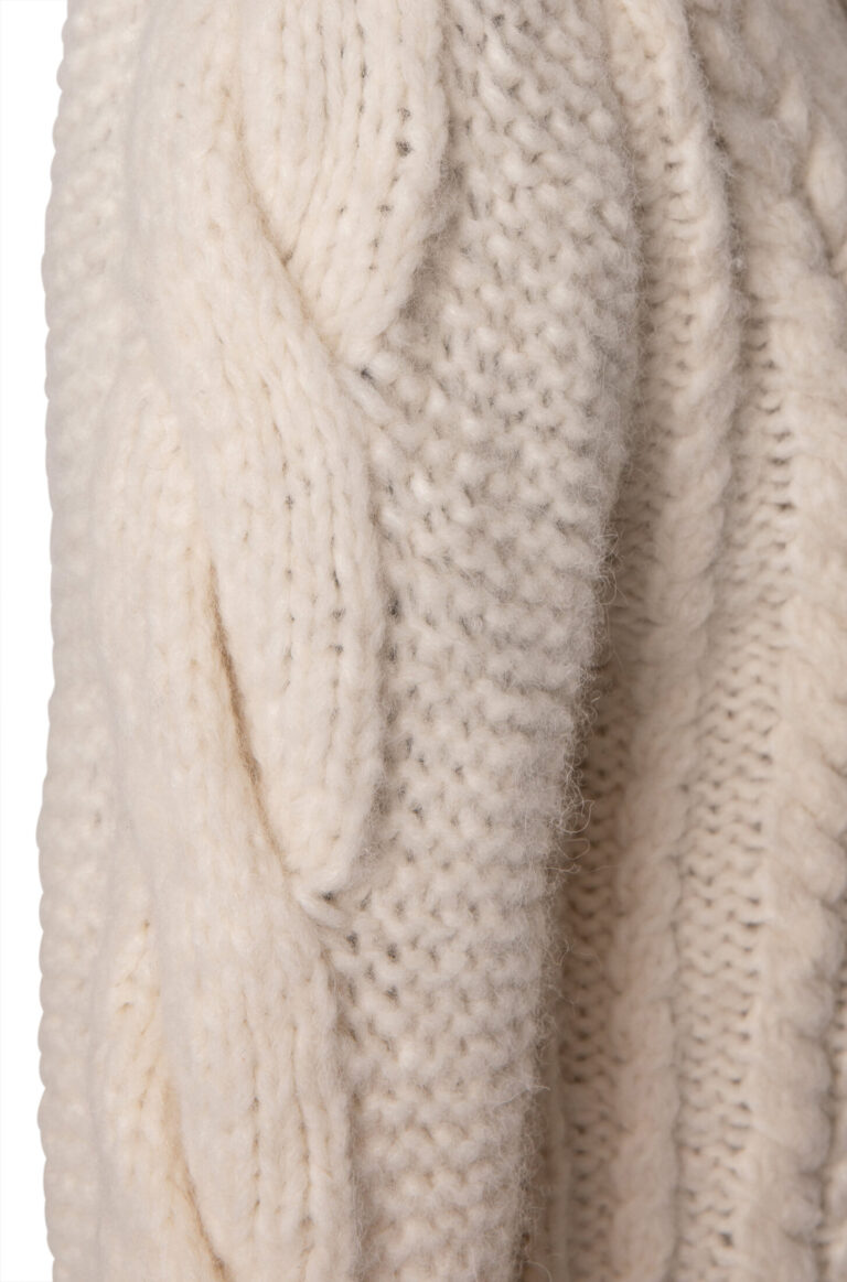 carla_cardigan_detail_white-4