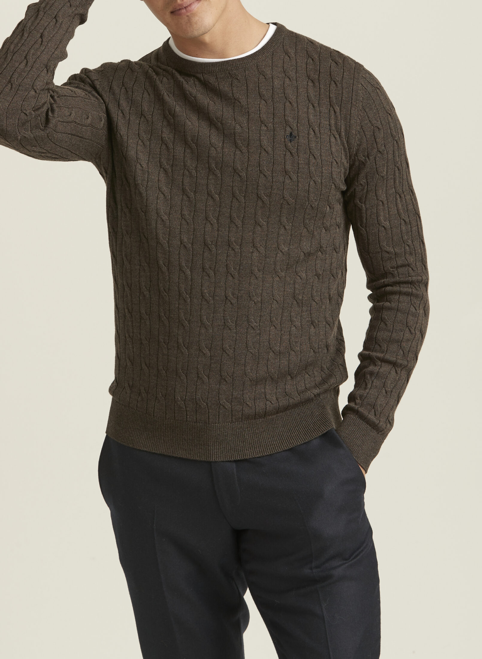 901147-merino-cable-oneck-88-brown-1-crop