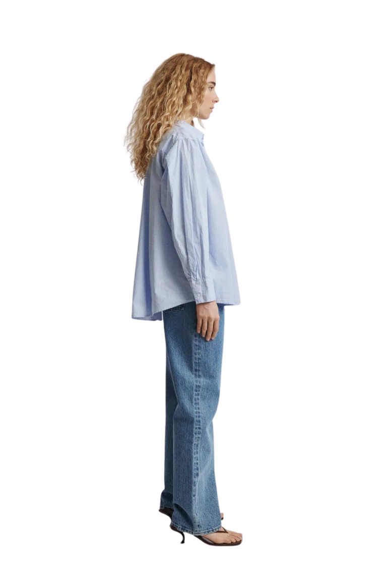stylein-minimalistic-scandinavian-timeless-swedish-design-womenswear-women-wear-classics-classic-jeanne-shirt-top-fw22-blue-oversized-striped-0