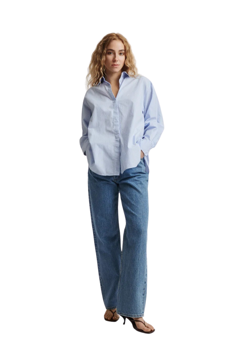 stylein-minimalistic-scandinavian-timeless-swedish-design-womenswear-women-wear-classics-classic-jeanne-shirt-top-fw22-blue-oversized-striped