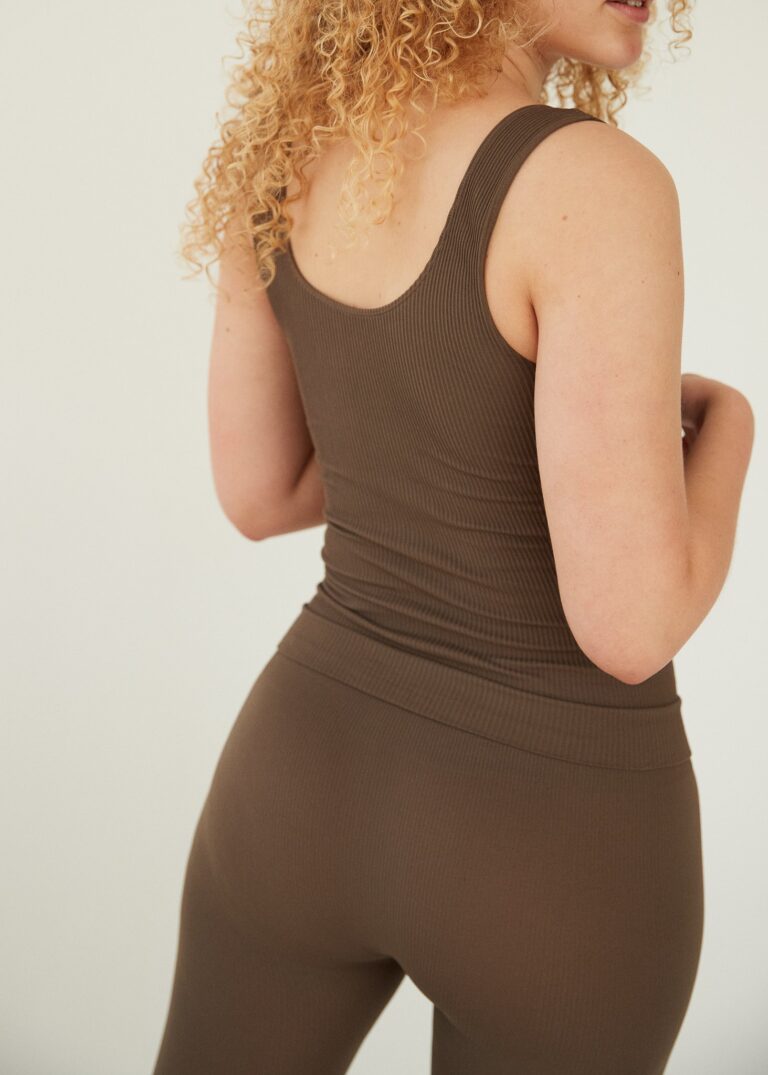 dear_denier_activewear_top_brown_a2_ea12a405-257d-4b5f-aa5a-8f7eab321dab_2048x