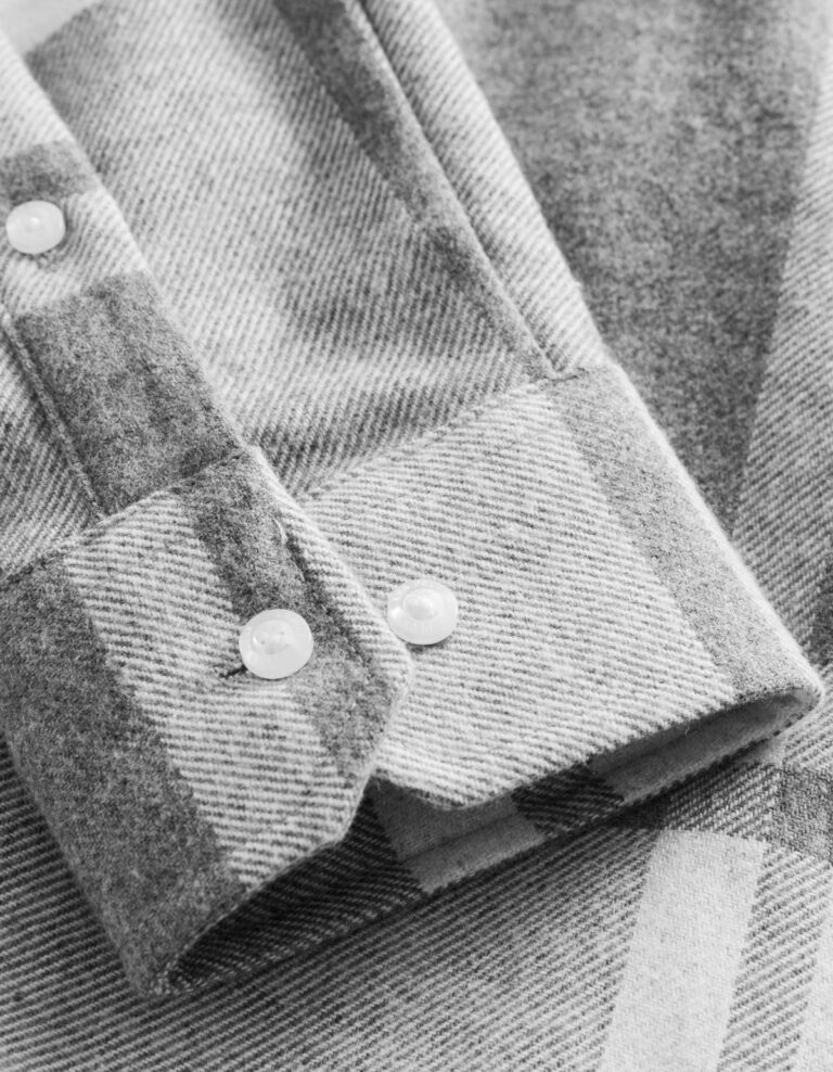 jeremy_check_flannel_shirt-shirt-ldm410105-310300-light_grey_melange_snow_melange-4_1200x1544