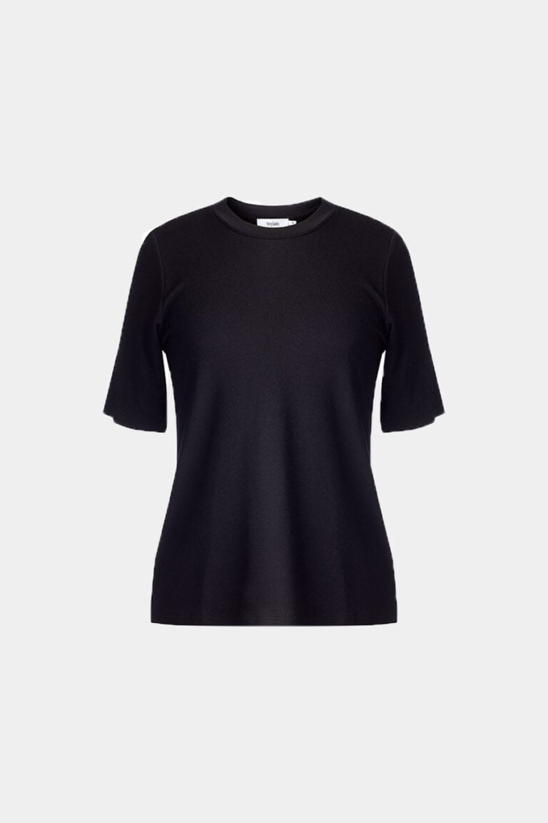 chambers-top-stylein-minimalistic-scandinavian-timeless-classics-classic-jersey-top-slim-tshirt-black-basics-basic-viscose-tee-6