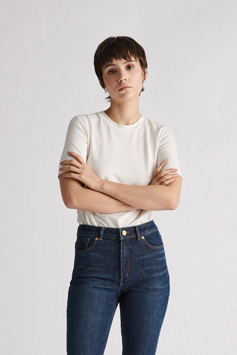 chambers-top-stylein-minimalistic-scandinavian-timeless-classics-classic-jersey-top-slim-tshirt-white-basics-basic-viscose-tee-2