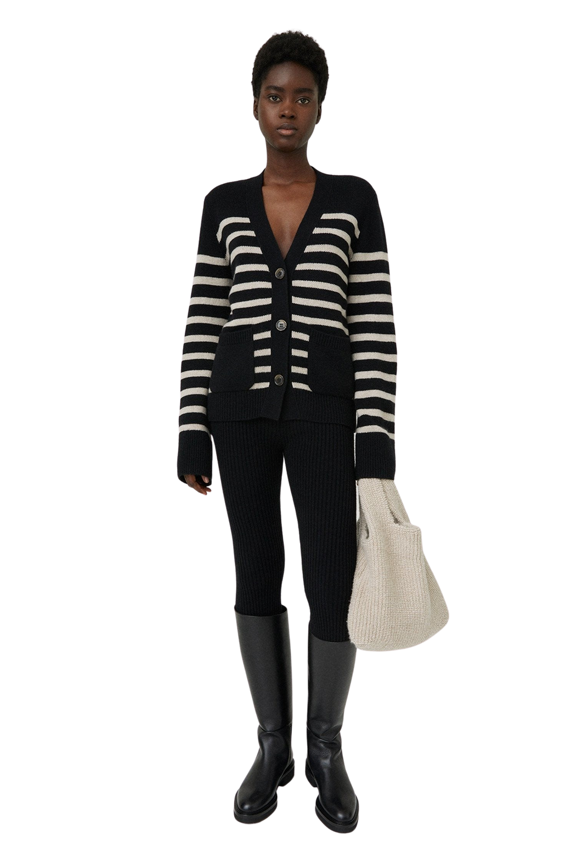 web_15_daphne_black_sand_210416_lisa_yang_aw21_ecom_6660_2e1b6018-20f5-436f-8582-e9ef0e62704e