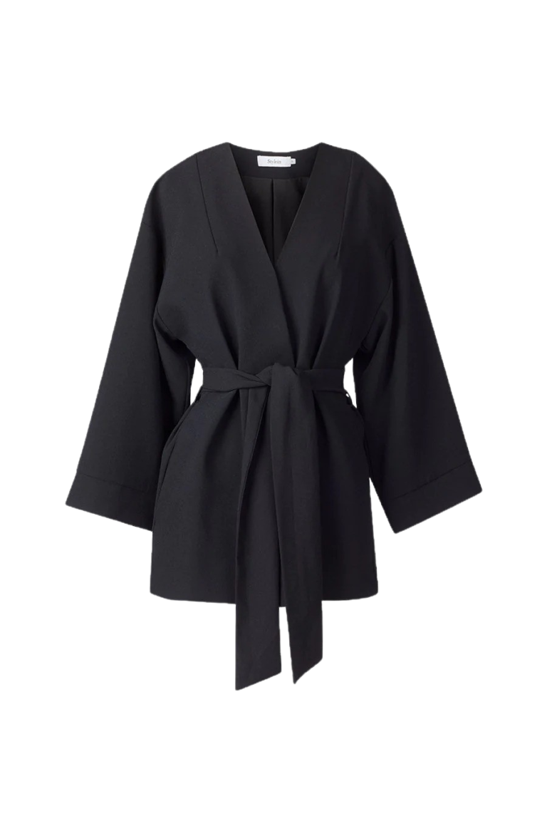balsas-blazer-kimono-stylein-minimalistic-scandinavian-timeless-swedish-design-womenswear-classics-classic-black-jacket-8