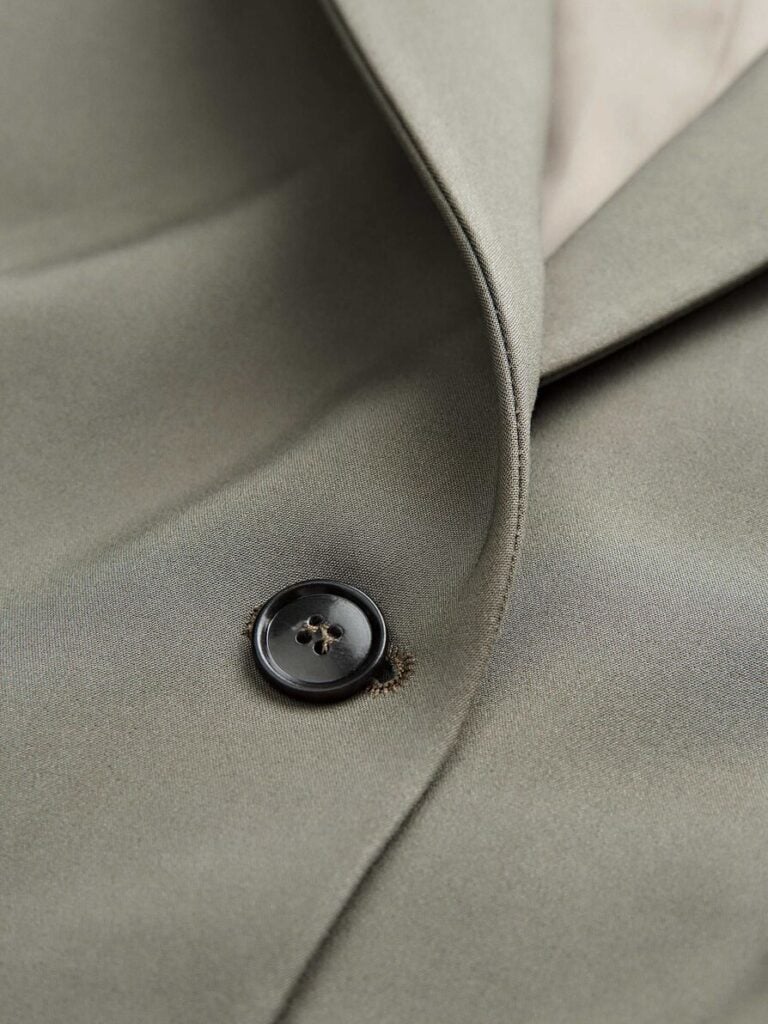 s69302061_41n_detail2