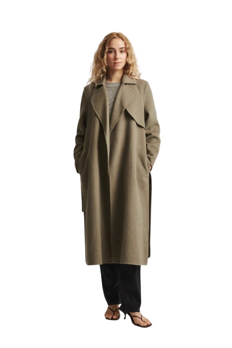 stylein-minimalistic-scandinavian-timeless-swedish-design-womenswear-classics-classic-outerwear-tola-coat-sage-green-long-belt-wool-blend