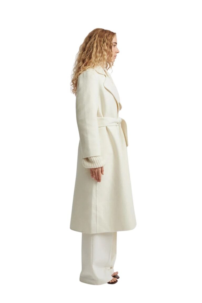stylein-minimalistic-scandinavian-timeless-swedish-design-womenswear-classics-classic-outerwear-tola-jacket-coat-white-long-belt-wool-0