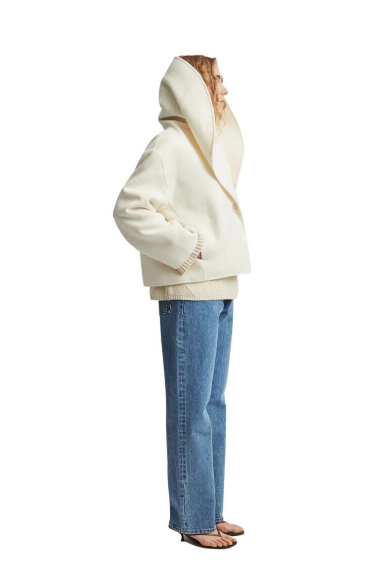 stylein-minimalistic-scandinavian-timeless-swedish-design-womenswear-classics-classic-outerwear-tortona-jacket-white-short-boxy-wool-blend-2