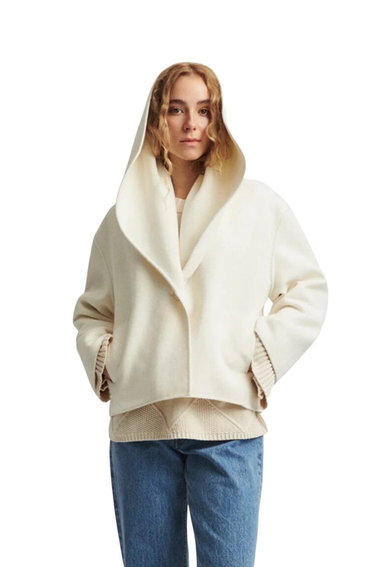 stylein-minimalistic-scandinavian-timeless-swedish-design-womenswear-classics-classic-outerwear-tortona-jacket-white-short-boxy-wool-blend