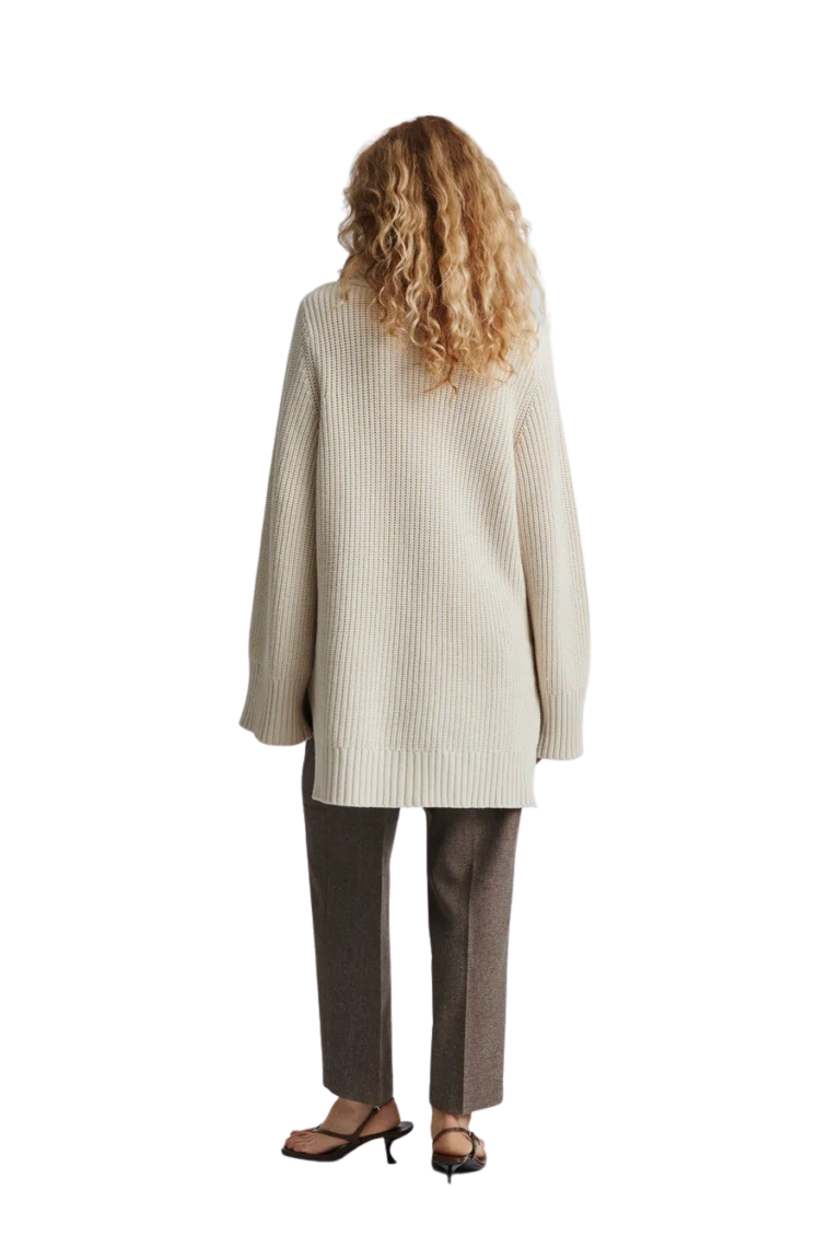 stylein-minimalistic-scandinavian-timeless-swedish-design-womenswear-women-wear-classic-alain-sweater-knitwear-wool-cotton-fw22-zipper-polo-off-white-cream-0