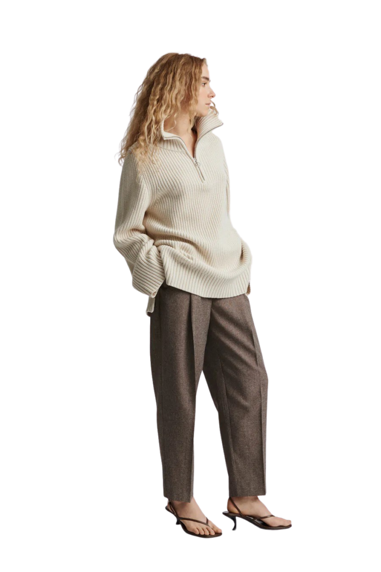 stylein-minimalistic-scandinavian-timeless-swedish-design-womenswear-women-wear-classic-alain-sweater-knitwear-wool-cotton-fw22-zipper-polo-off-white-cream