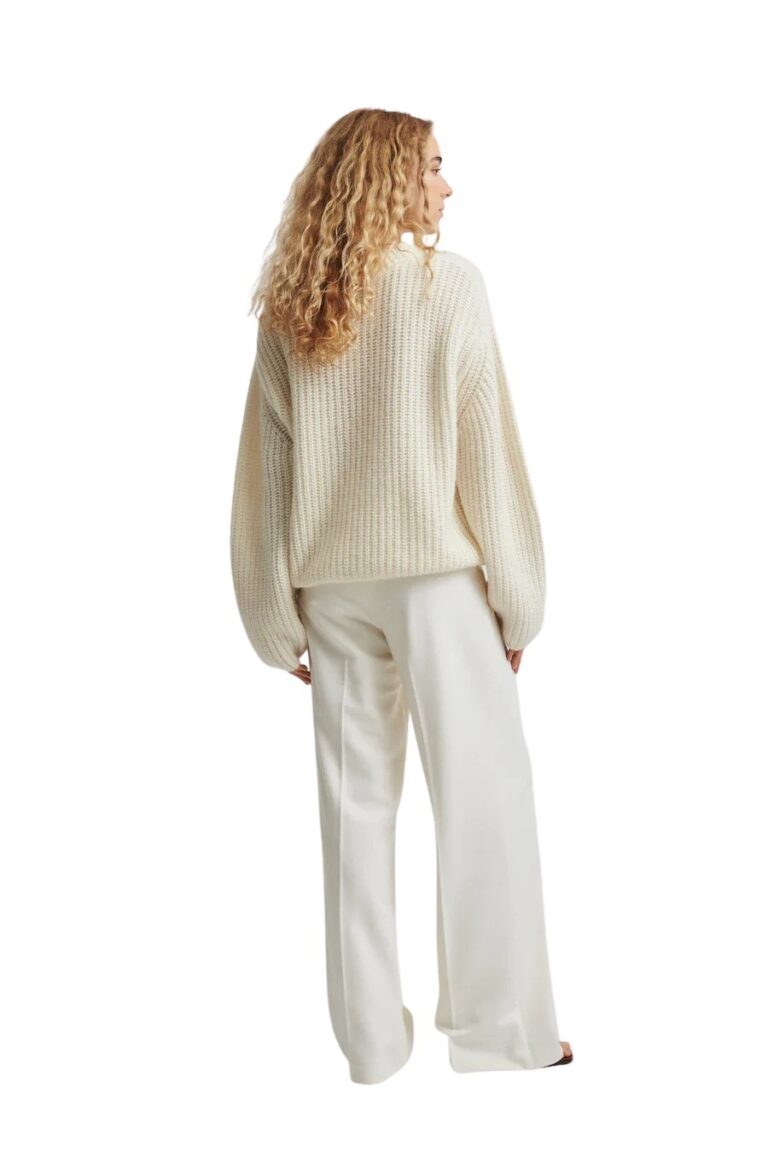 stylein-minimamalistic-scandinavian-timeless-swedish-design-womenswear-classics-classic-baldwin-trousers-ps23-white-wool-wide-0
