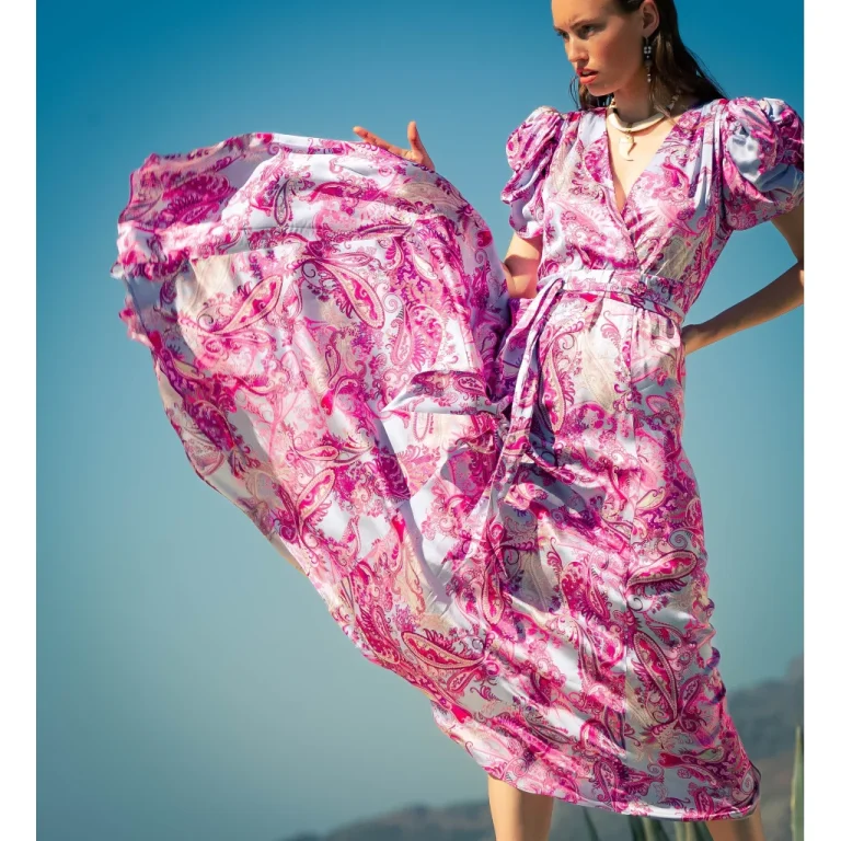 EMMA_23_DRESS-Dress-RC2704-202_Paisley_23_Purple-3_ee370285-00b1-45b5-ab32-45cc2c1dd4ce