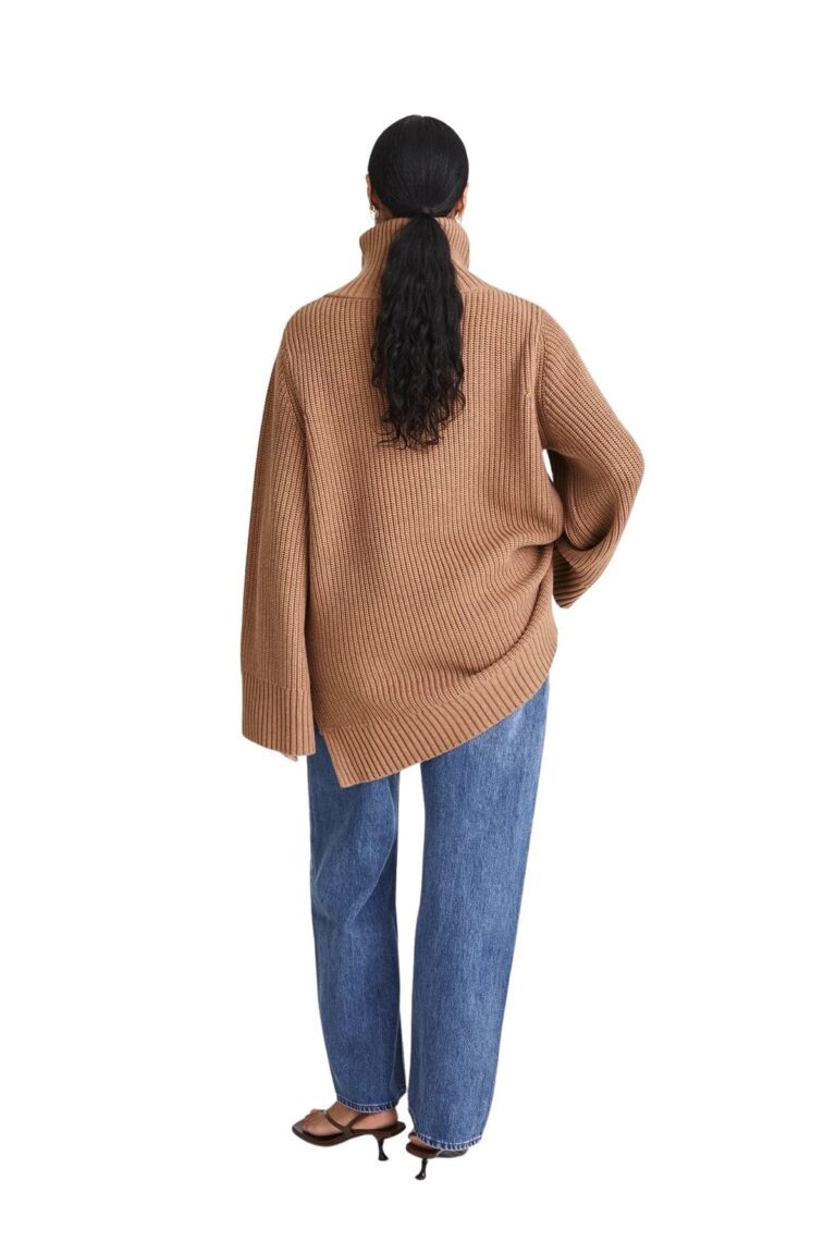 stylein-minimalistic-scandinavian-timeless-swedish-design-womenswear-women-wear-classic-alain-sweater-knitwear-camel-wool-cotton-fw22-zipper-brown-7_1200x