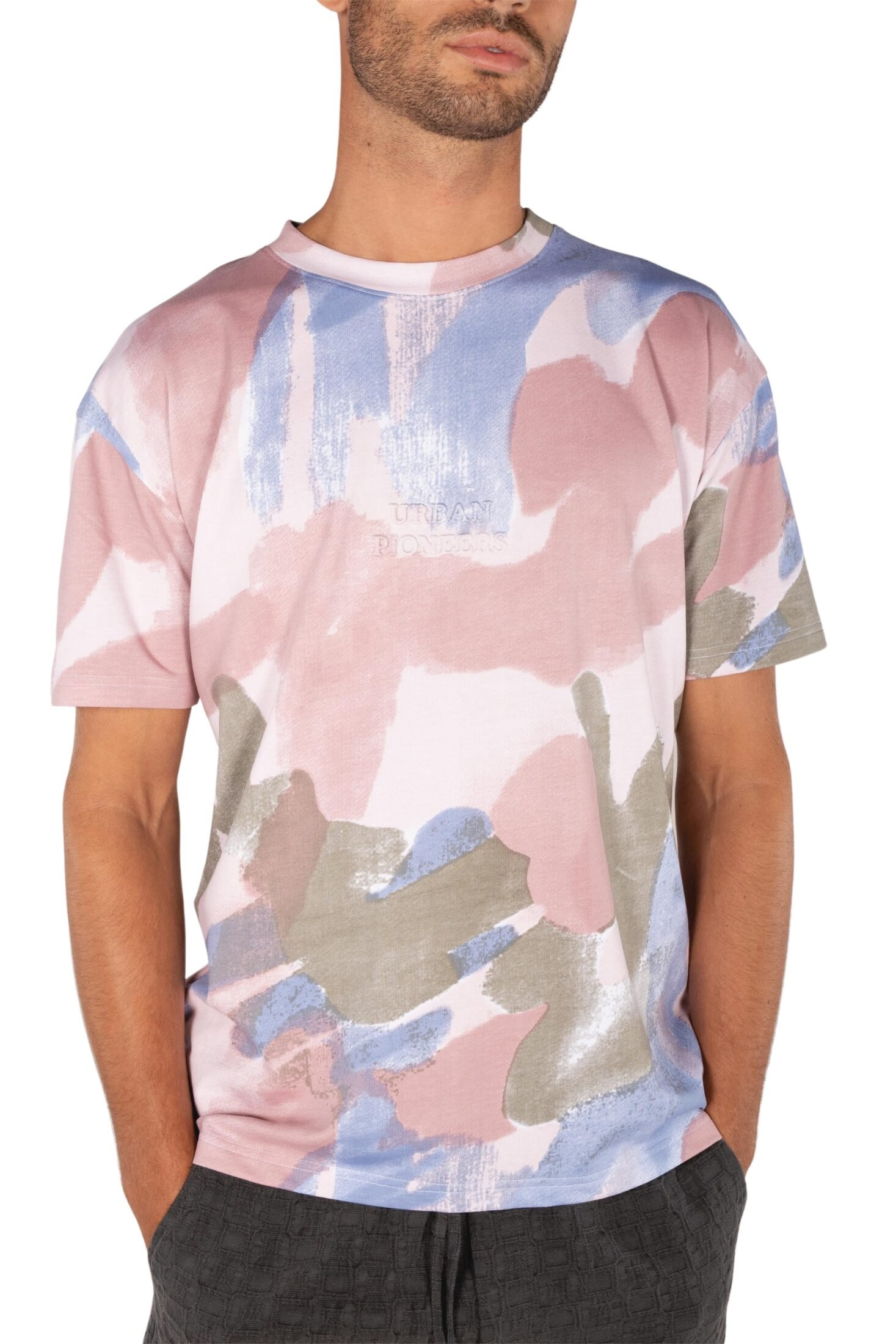 web_image_gaudi_tee_multi_aop_m_paint_pattern_logo_img_0090-761862414_plid_22082 web_image_gaudi_tee_multi_aop_m_paint_pattern_logo_img_0090-761862414_plid_22082