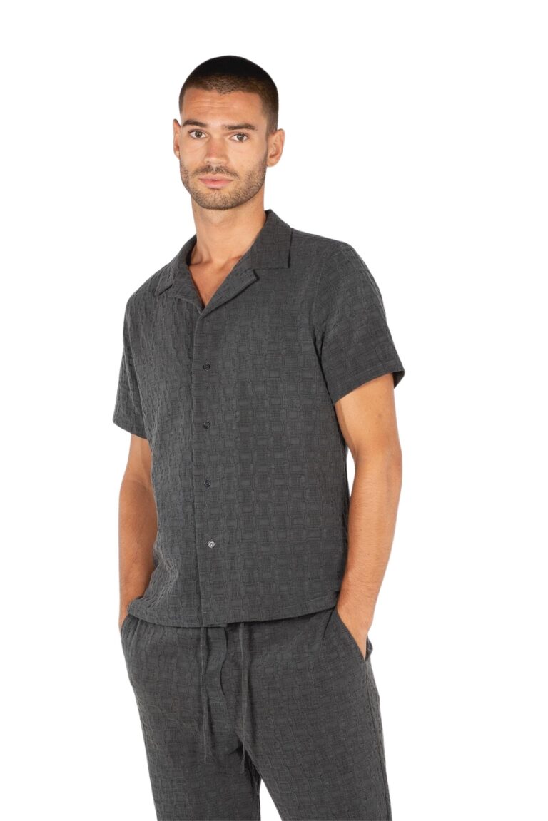 web_image_maxim_shirt_black_l_structure_ss_shirt__img_0025_close_up838736400_plid_23988