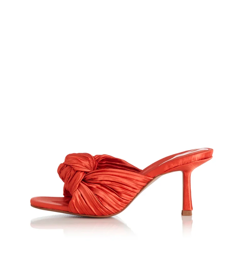 Lia-orange-sidecopy