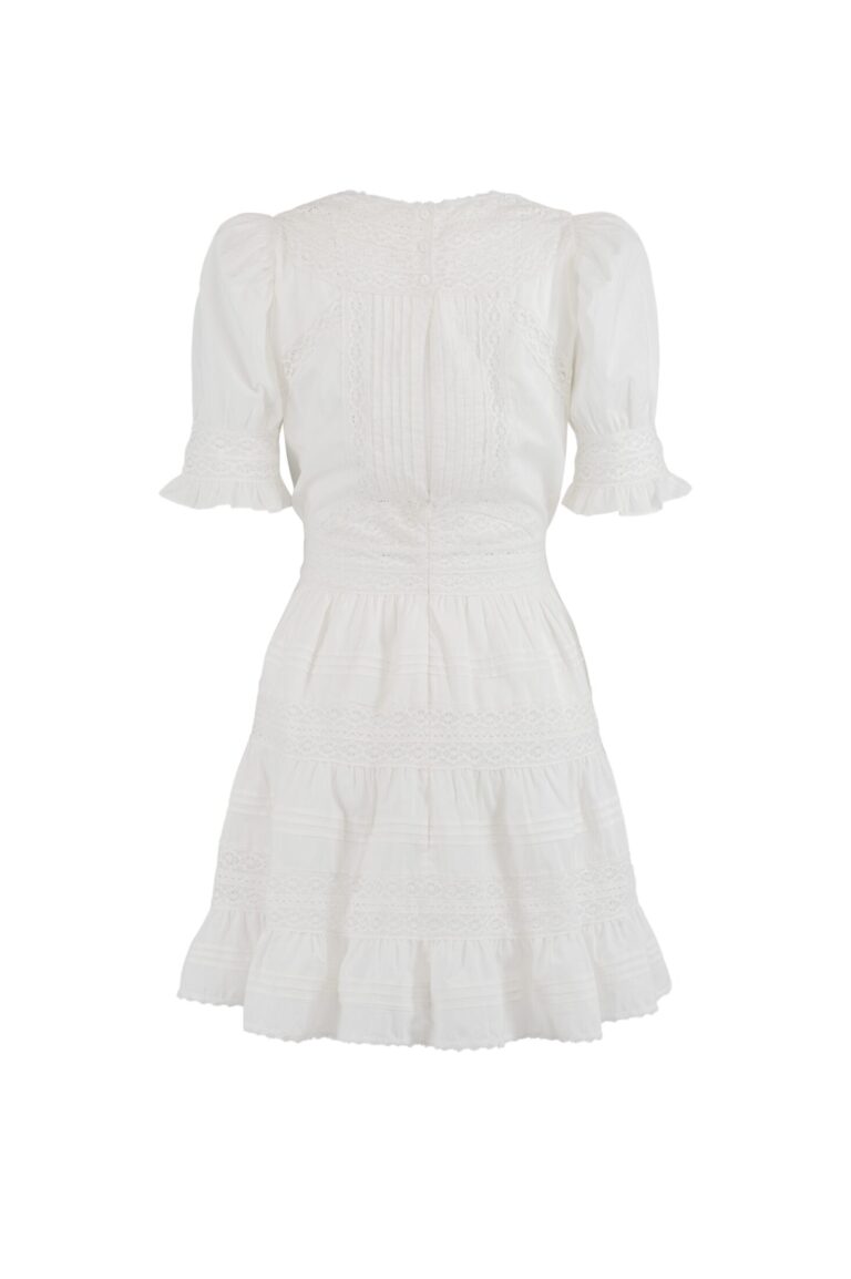 mio-short_s23w1042_white_cotton_lace_ss23_pia-tjelta_packs_back