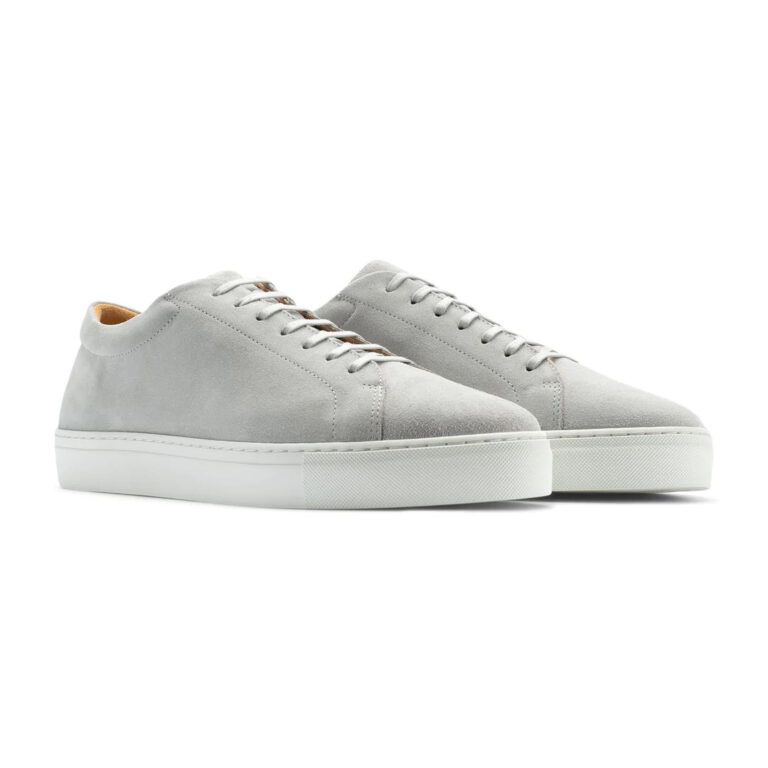 sneaker-suede-grey-pair-fliteless-phrase