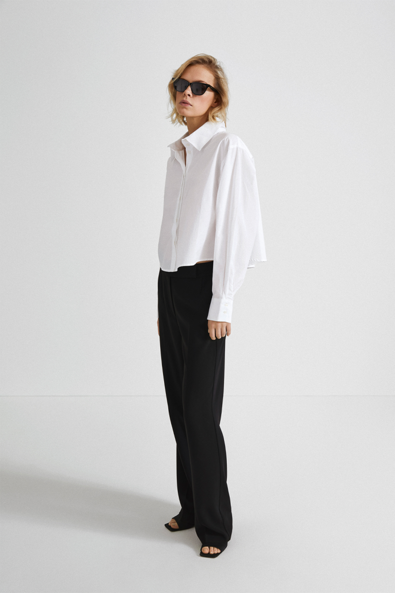 stylein-minimalistic-scandinavian-timeless-swedish-design-womenswear-women-wear-classics-classic-jabe-top-shirt-organic-cotton-cropped-white-1-1
