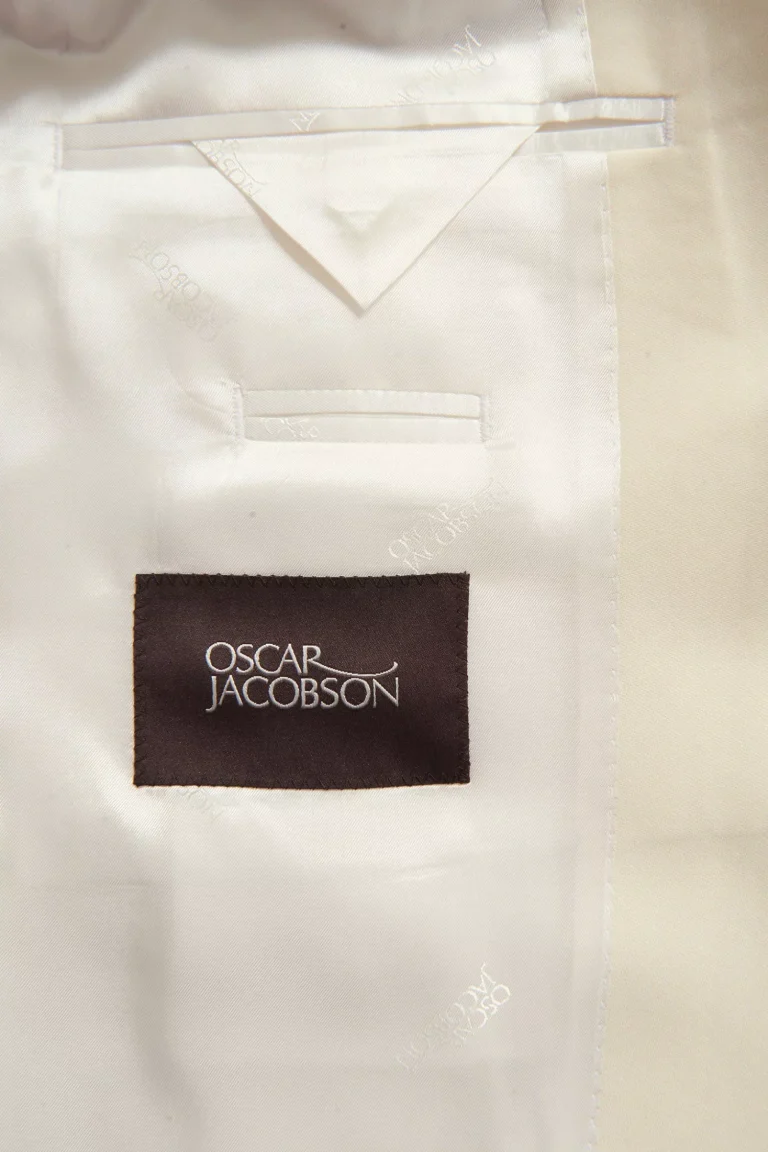 Oscar-Jacobson_Figaro-Tuxedo-Blazer_Off-White_33788291_910_extra3