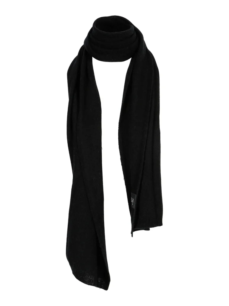 395_706004357b-ingvild-wool-scarf-3-medium
