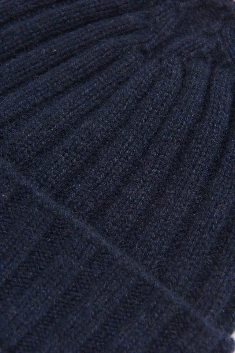 oscar-jacobson_knitted-hat_blue_93123777_227_front
