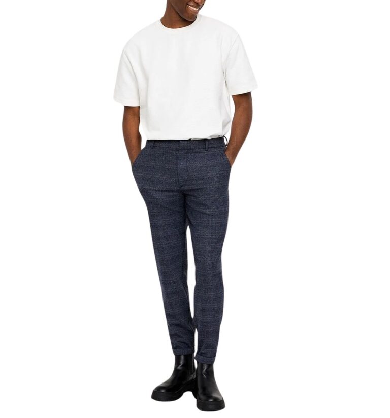 albertpl_083-dark_blue_check-30886-31033_model_4cc8cf80-a214-43d1-9ac7-db536c75aac9