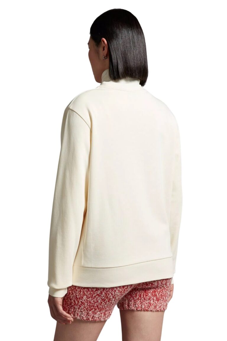 logo-patch-sweatshirt-3