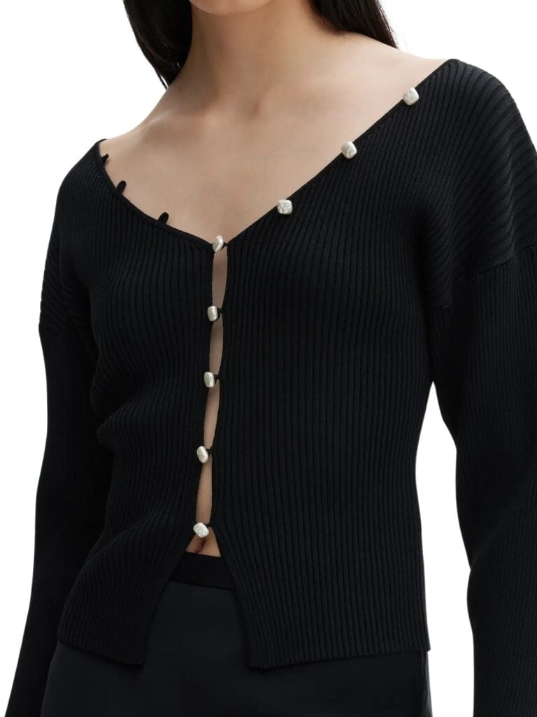 1726_693713ade9-dagmar_ss24_241f501_pearl-button-top_black_04-original