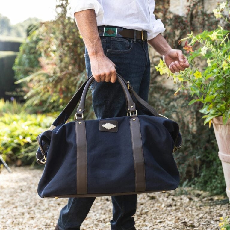 pampeano_photoshoot_2023_vivazbelt_caballerobag_navy_leather