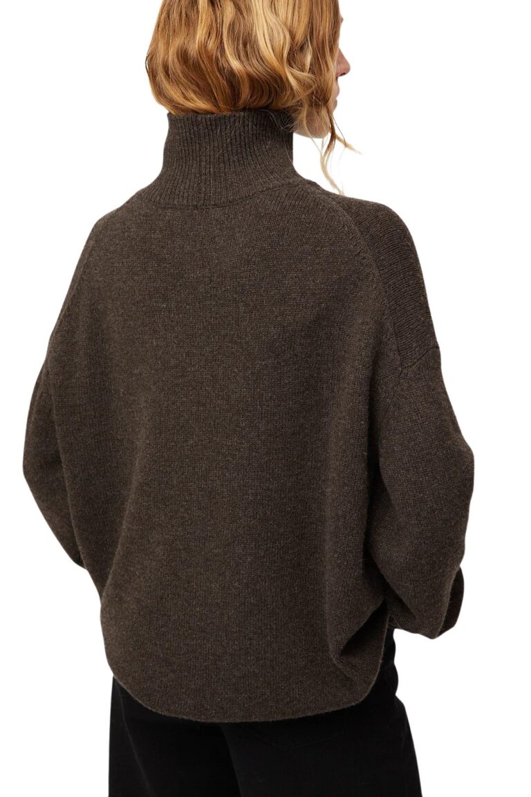 fwss_fall_2024_campaign_trine_hisdal_juliette_turtleneck_sweater_coffee_brown_5b6707ee-a173-4a95-ad02-dbeeb70881f1