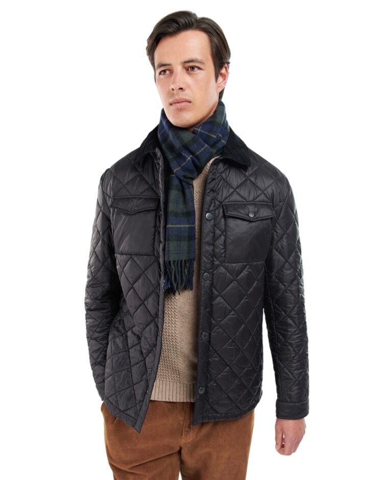usc0001tn28_aw22_front_model_1