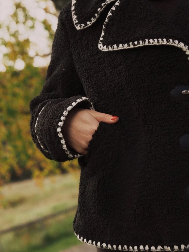 1992_5d96f1346a-maia-teddy-jacket_black-2-medium