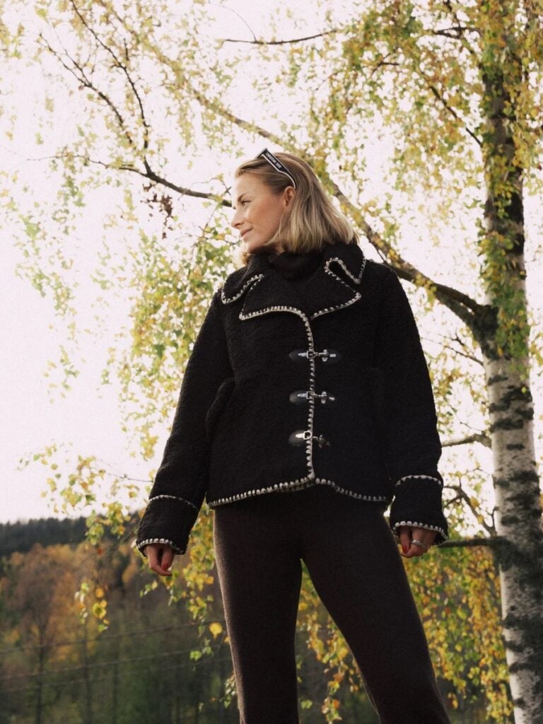 1992_a4ec38e8e3-maia-teddy-jacket_black-3-medium