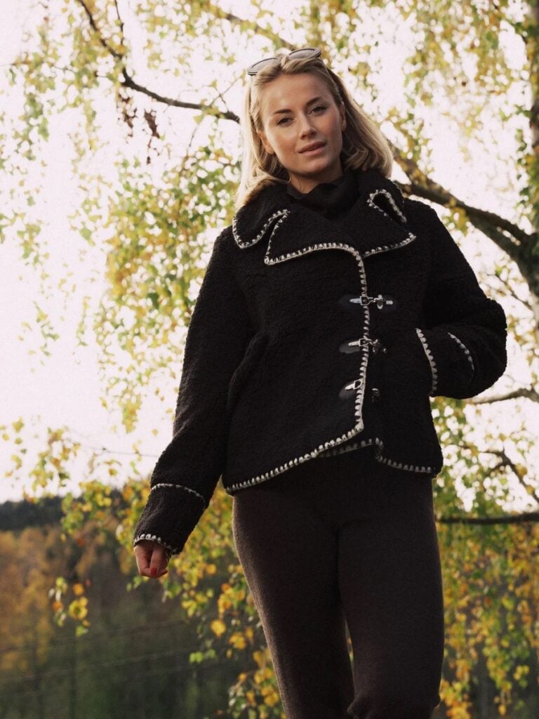 1992_db53179cb4-maia-teddy-jacket_black-6-medium