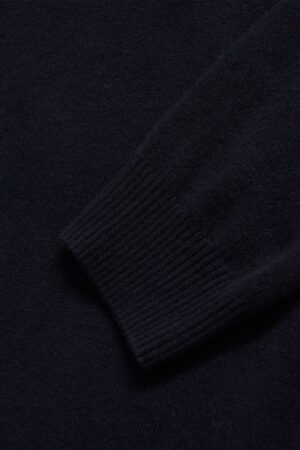 2791_oscar-jacobson_valter-roundneck_navy_68914954_210_extra2-custom