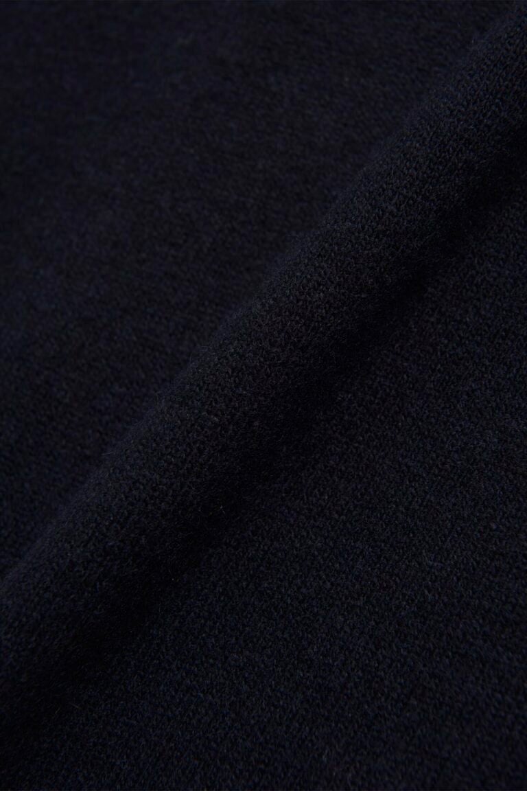 2791_oscar-jacobson_valter-roundneck_navy_68914954_210_extra3-custom