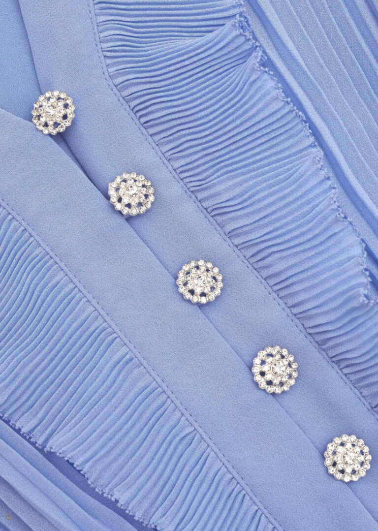 chiffon-maxi-dress-bla-closeup