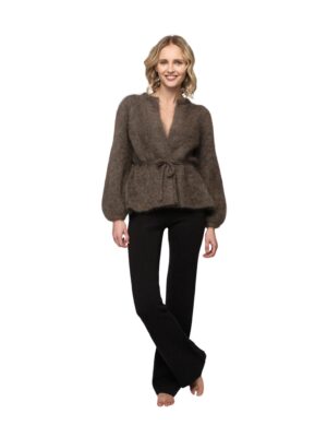 fredrikke-chunky-cardigan_brown-evi-merino-pants_dark-brown-melange
