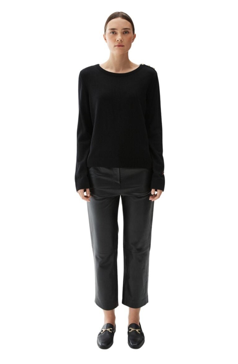 annika_top_black_1