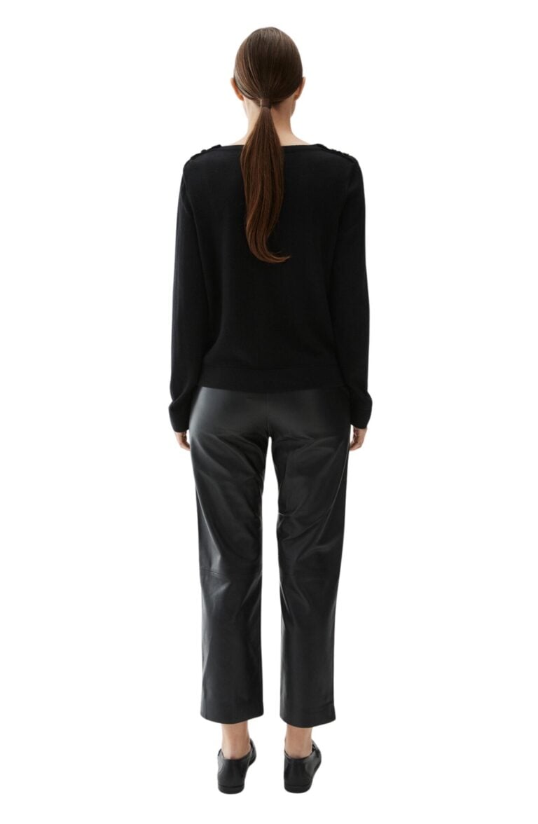 annika_top_black_2