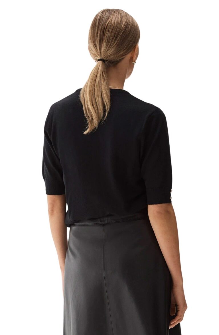 lucca-top-black-2_cf822751-b0ca-4a96-b7ec-c318e78d3b83_3000x