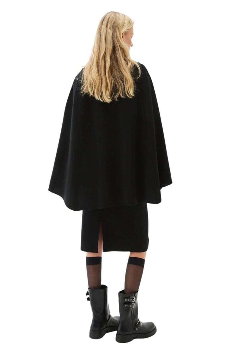 minou_cape_black_2_2000x