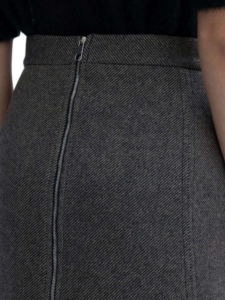 1824_a2bf7ecea4-dagmar_aw24_243f006_twill-skirt_black-beige_04-original